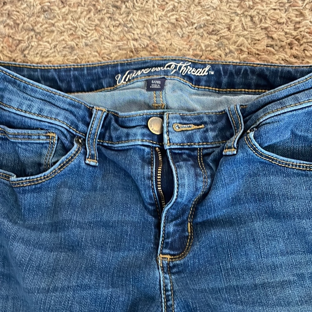 Universal Thread Women’s Jeans - Picture 2 of 4